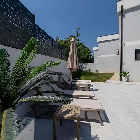 Mi Casa *