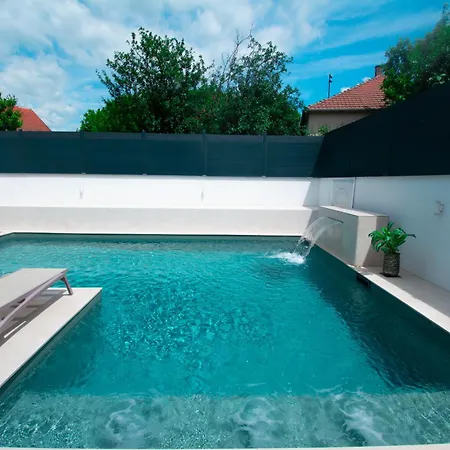 Mi Casa Villa *